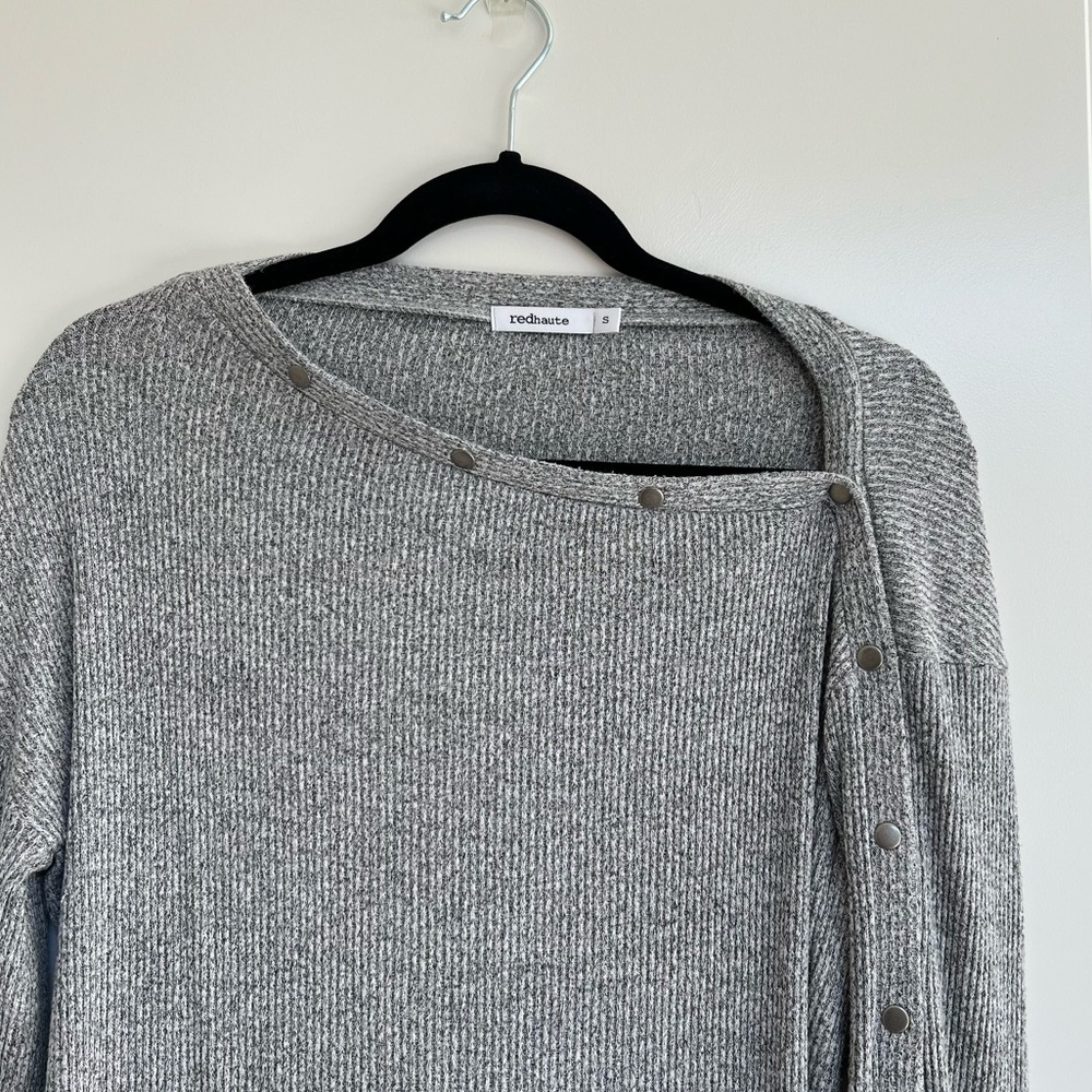 Redhaute Button Asymmetrical Off the Shoulder Lightweight Sweater - Picture 2 of 10